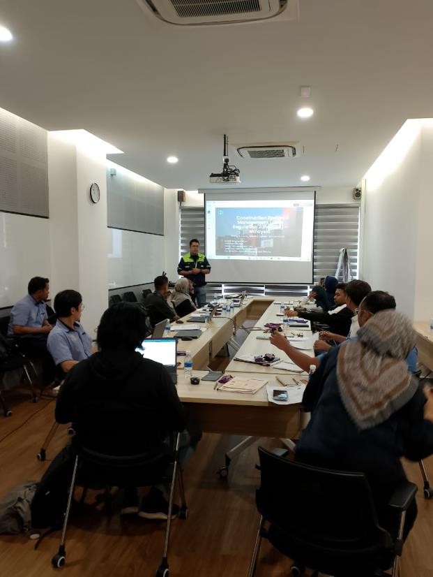 Classroom-style HSE training session delivered for a client site